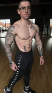 85532cf0 aedf 4fe6 bee9 18293a990bfa